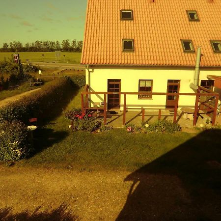 Hotel Kranichblick Kluis Экстерьер фото